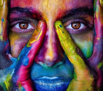 Farbenfrohe Plissees für die dunkle Jahreszeit